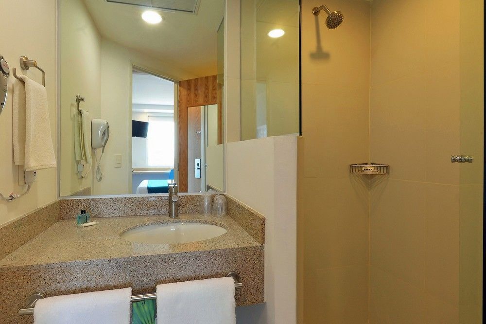 One Guadalajara Expo Hotel Eksteriør billede
