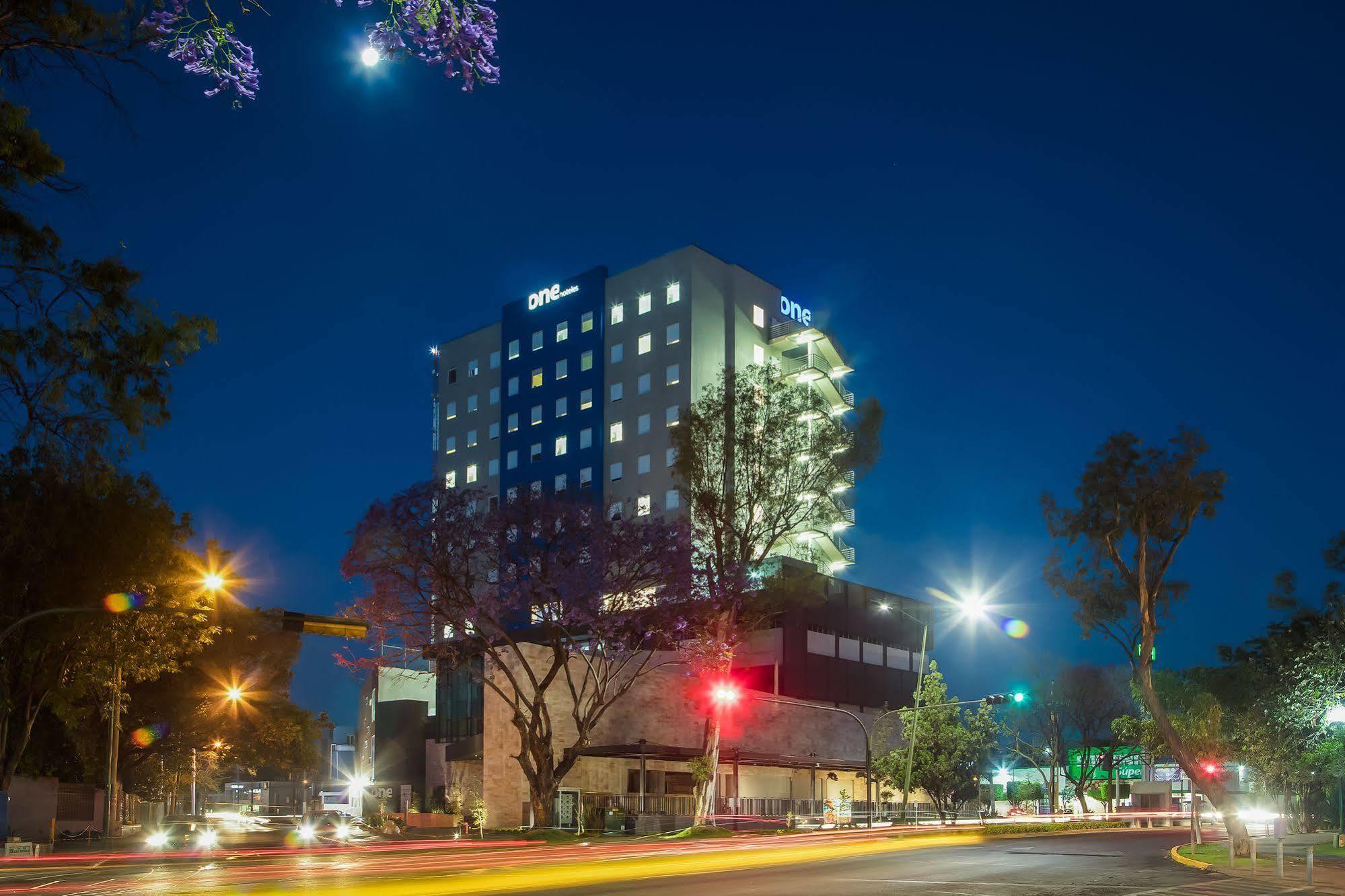 One Guadalajara Expo Hotel Eksteriør billede