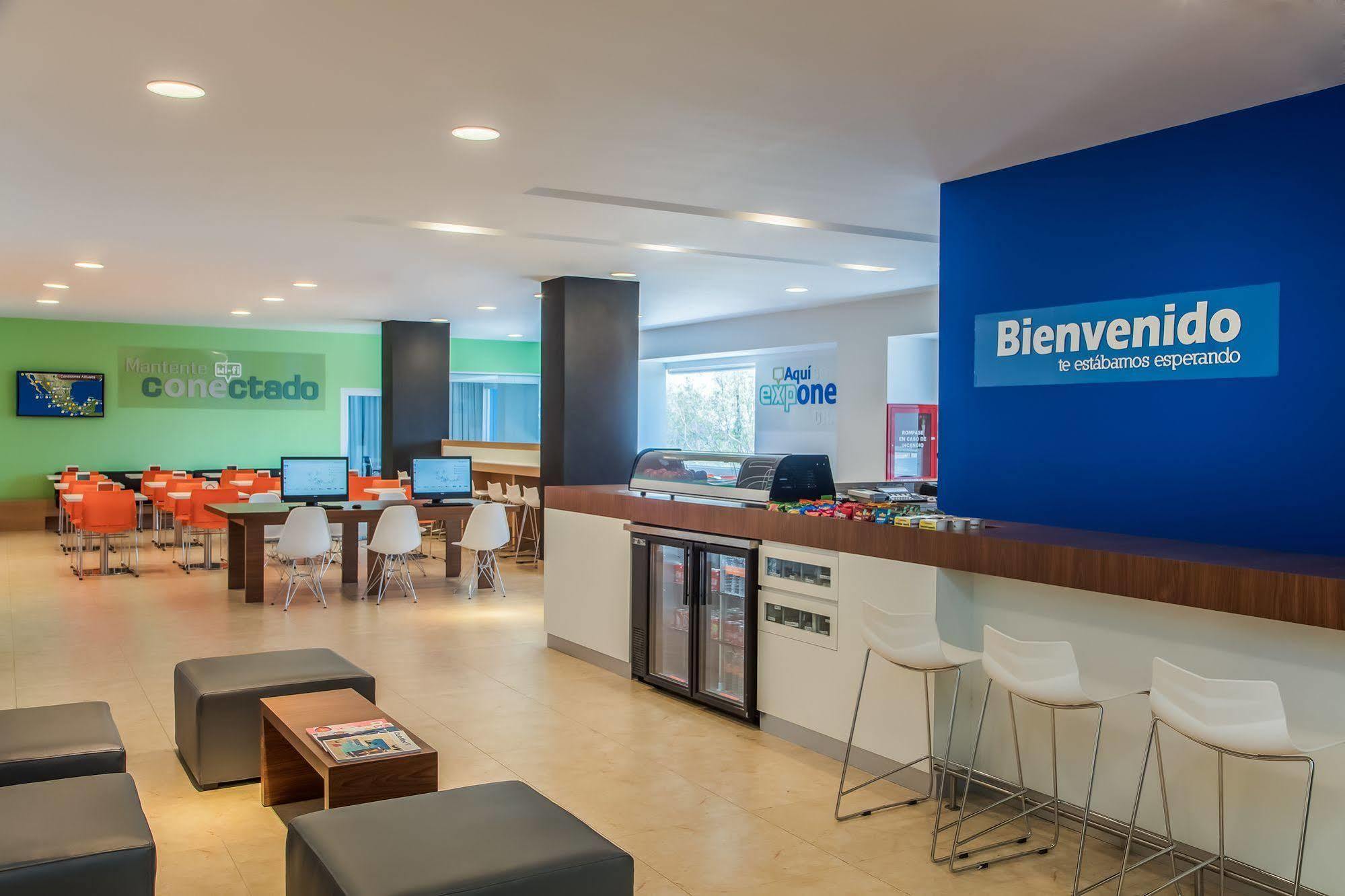 One Guadalajara Expo Hotel Eksteriør billede